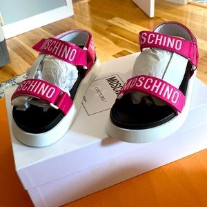 Moschino logo tape sandals size 38